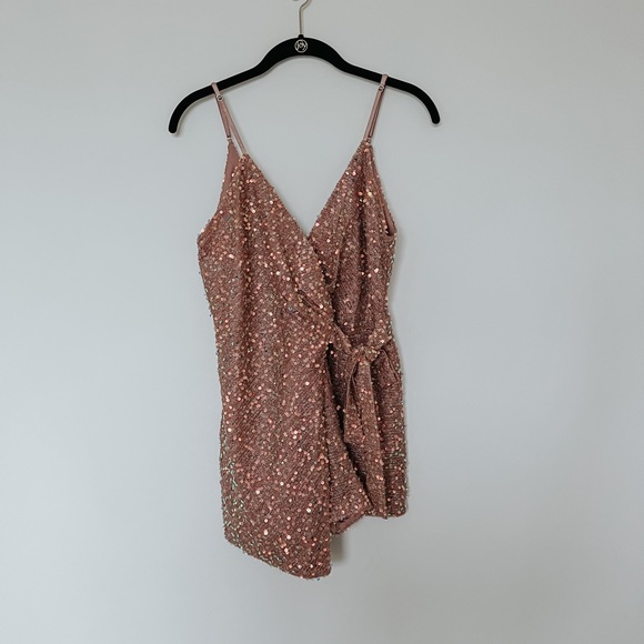Blush Sequin Romper size Small - Picture 4 of 4